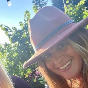 Meet your Posher, Stacey